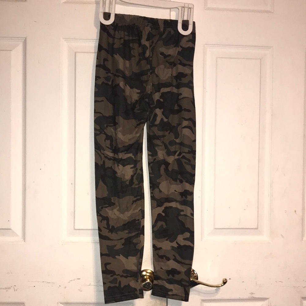 Girl’s Shein Camo Leggings